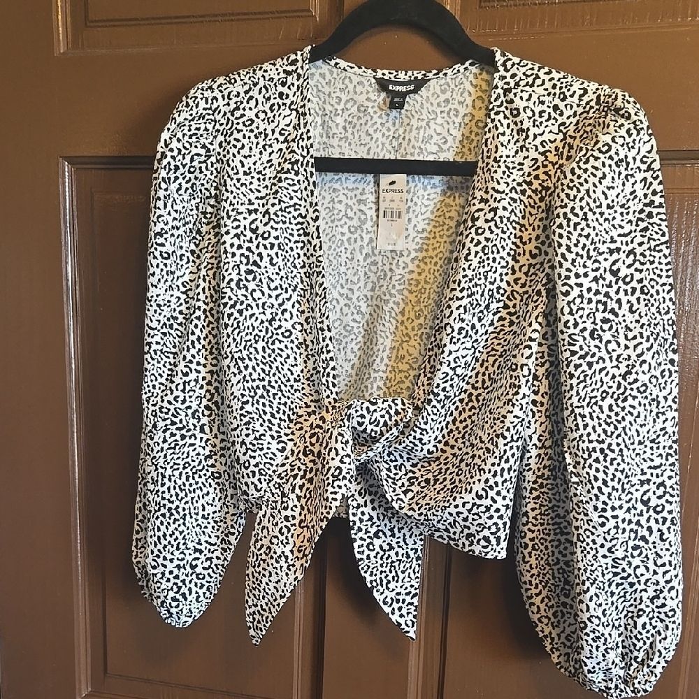 Express-Linen Blend short blk/white animal print blouson sleeved top Size L. NWT